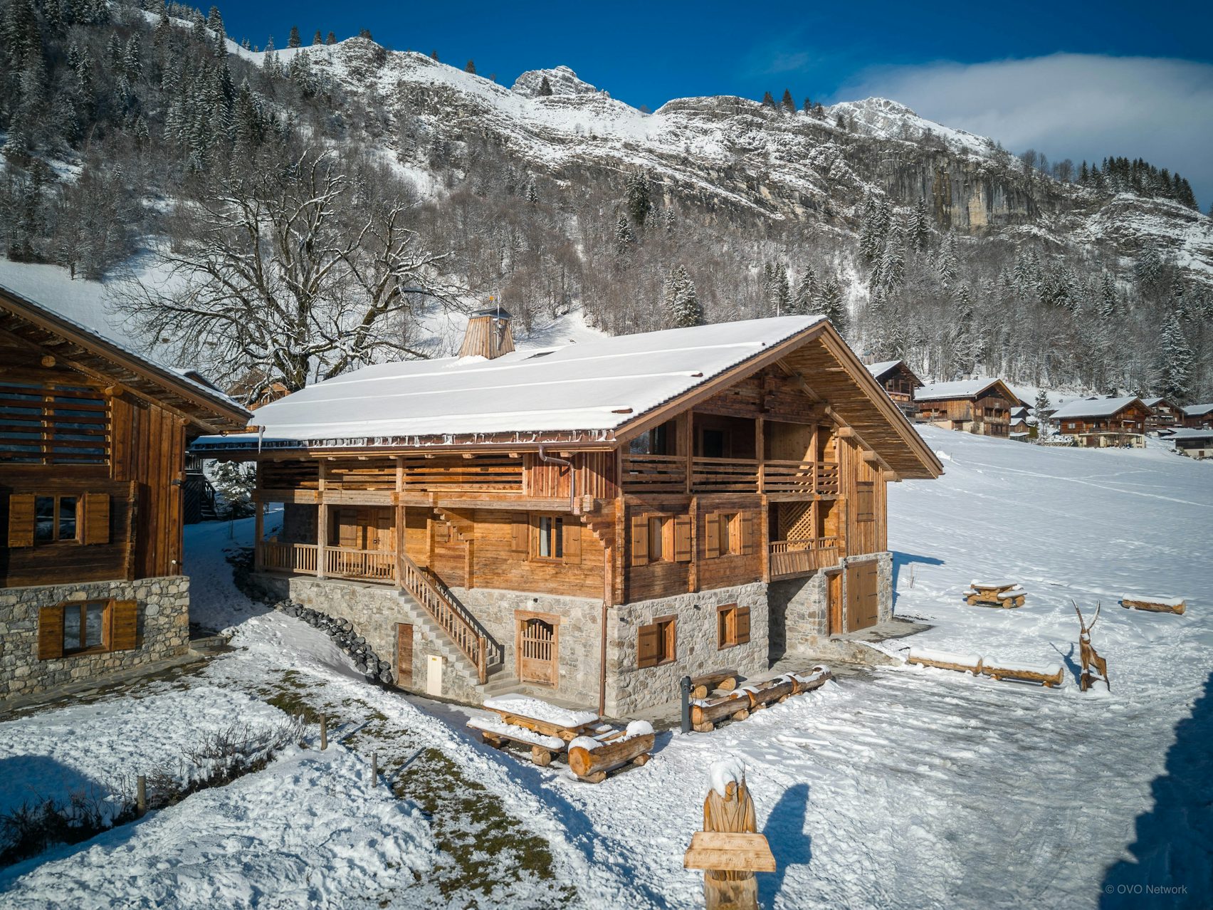Chalet extérieur vue montagne